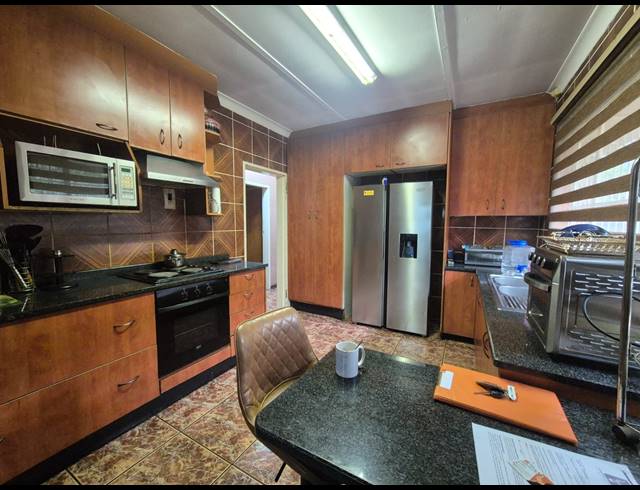 4 BEDROOM HOUSE FOR SALE IN ARCON PARK